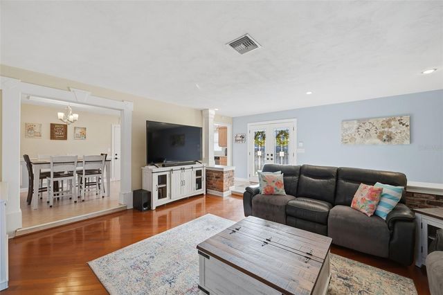 1957 SOUVENIR DRIVE, Clearwater, FL 33755