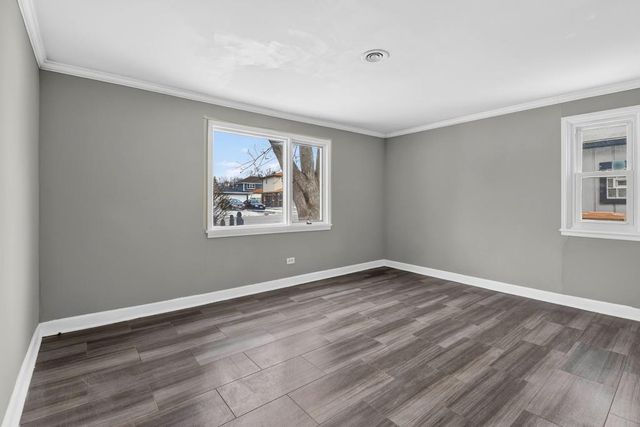 5016 Oak Center Drive, Oak Lawn, IL 60453