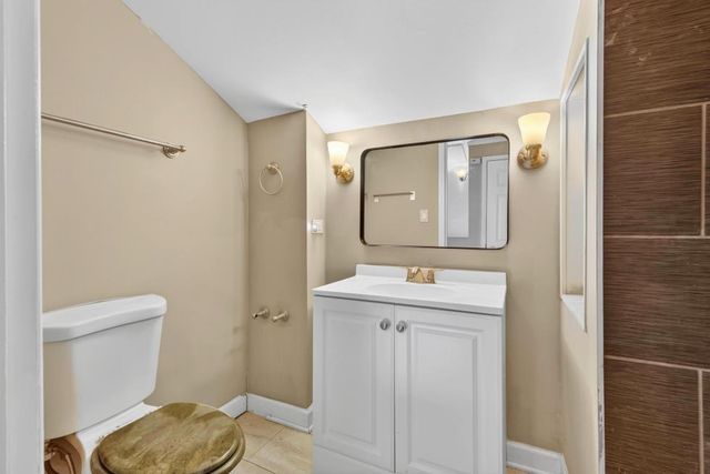 5016 Oak Center Drive, Oak Lawn, IL 60453