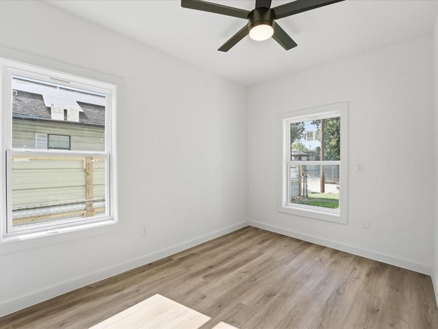 7128 Avenue K, Houston, TX 77011