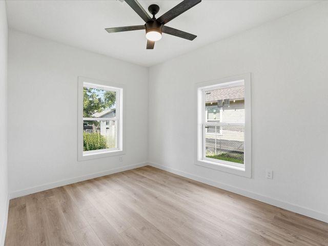 7128 Avenue K, Houston, TX 77011