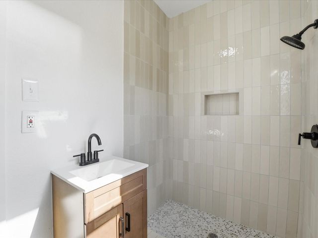 7128 Avenue K, Houston, TX 77011