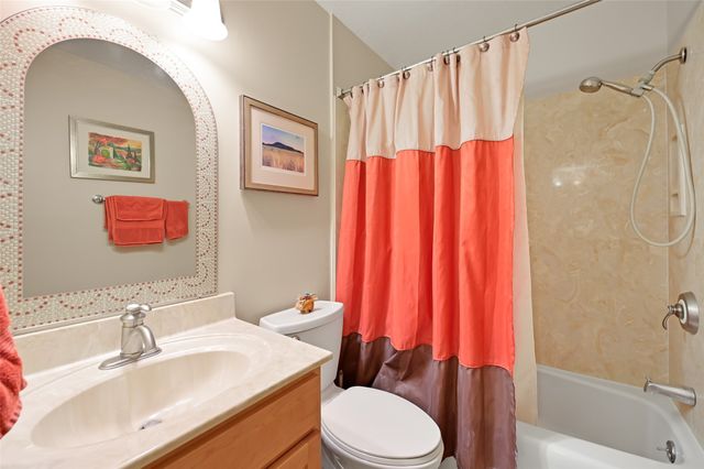 3072 Plaza Blanca, Santa Fe, NM 87507