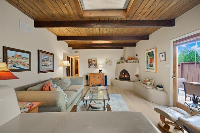 3072 Plaza Blanca, Santa Fe, NM 87507