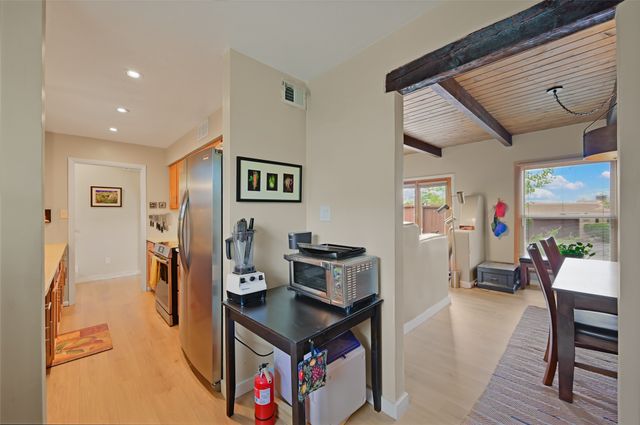 3072 Plaza Blanca, Santa Fe, NM 87507
