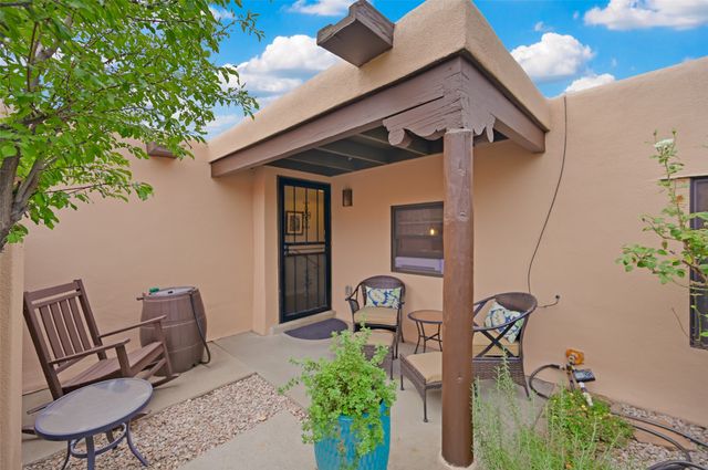 3072 Plaza Blanca, Santa Fe, NM 87507