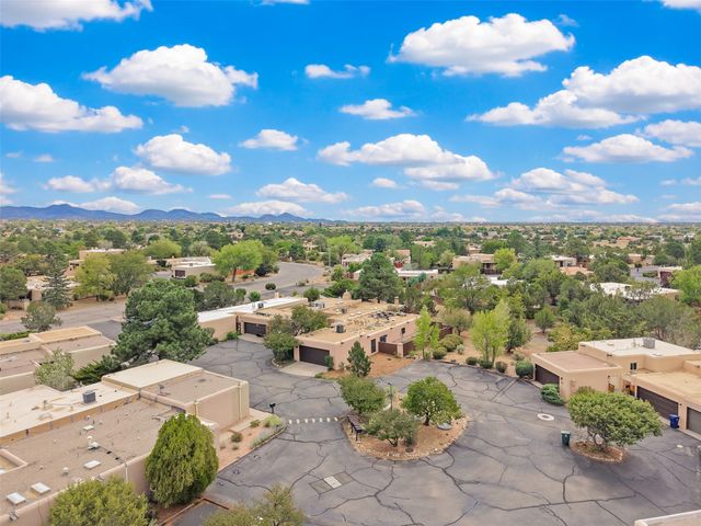 3072 Plaza Blanca, Santa Fe, NM 87507