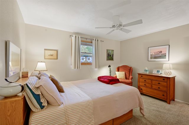 3072 Plaza Blanca, Santa Fe, NM 87507