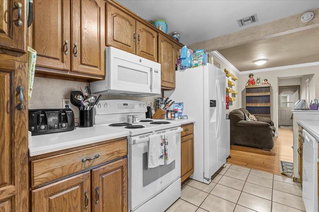 625 N Hine AVENUE, Waukesha, WI 53188