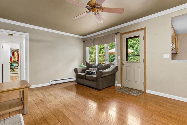 625 N Hine AVENUE, Waukesha, WI 53188