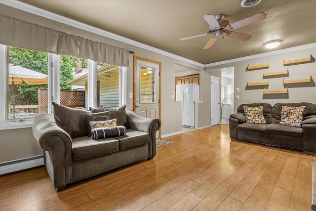 625 N Hine AVENUE, Waukesha, WI 53188