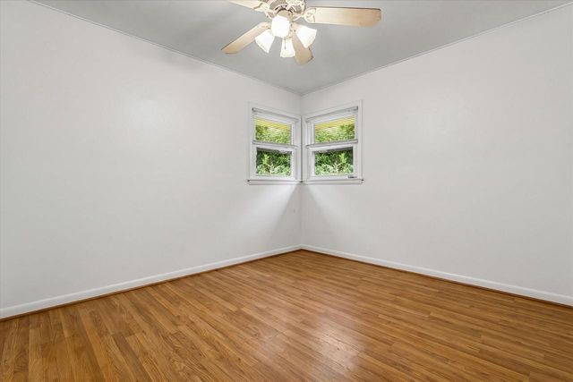 625 N Hine AVENUE, Waukesha, WI 53188