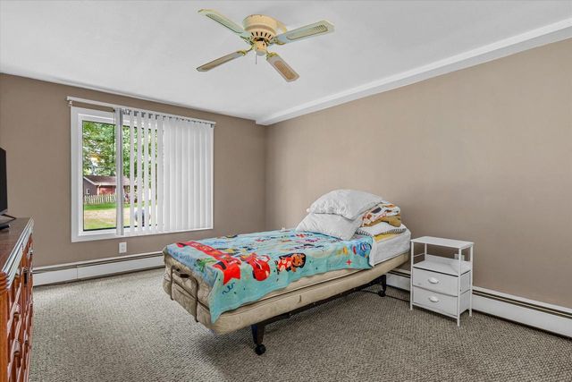 625 N Hine AVENUE, Waukesha, WI 53188