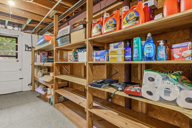 625 N Hine AVENUE, Waukesha, WI 53188