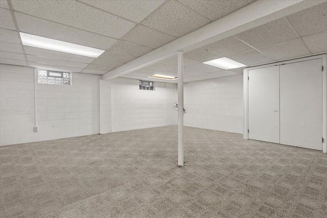 625 N Hine AVENUE, Waukesha, WI 53188
