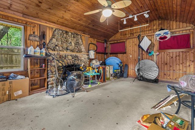625 N Hine AVENUE, Waukesha, WI 53188