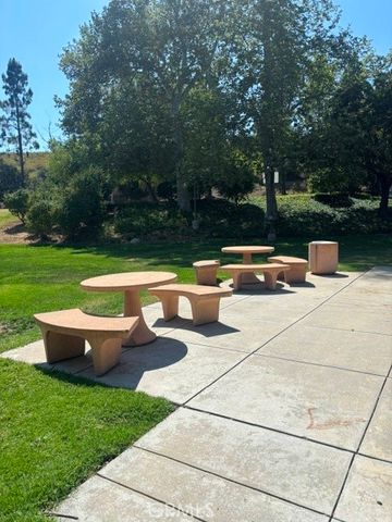 5744 Oak Bend, Oak Park, CA 91377