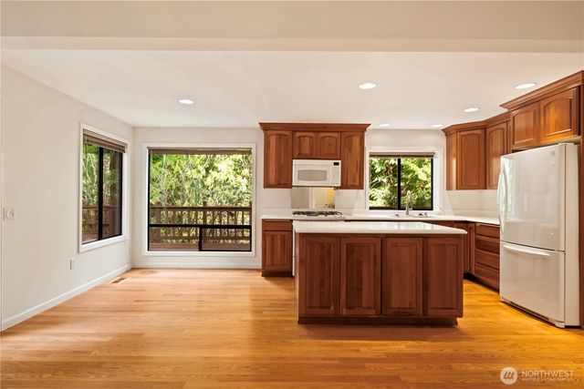 3514 208th Place NE, Sammamish, WA 98074