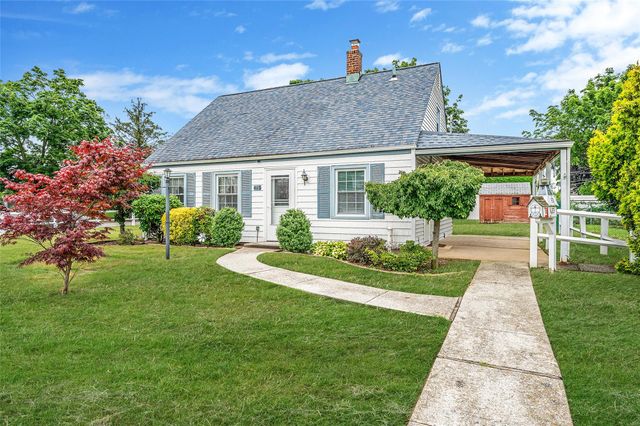 75 Gun Lane, Levittown, NY 11756