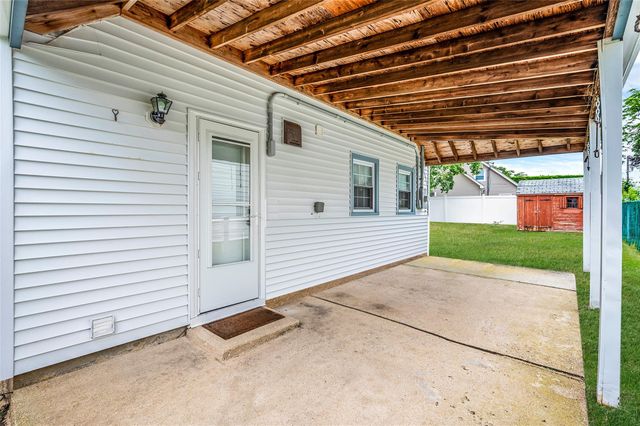 75 Gun Lane, Levittown, NY 11756