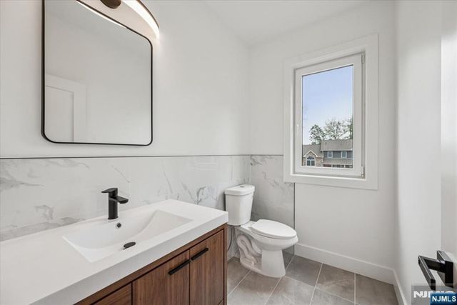 11 Eagles Nest Terrace, West Milford, NJ 07480