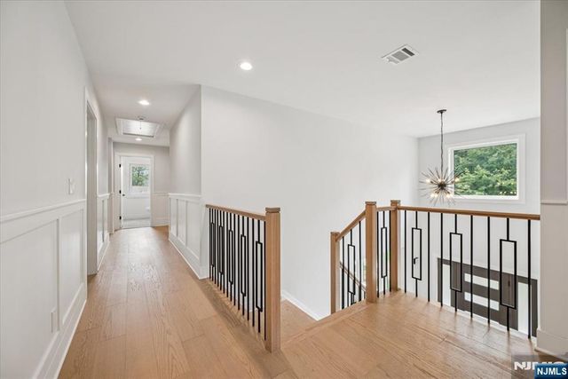 11 Eagles Nest Terrace, West Milford, NJ 07480