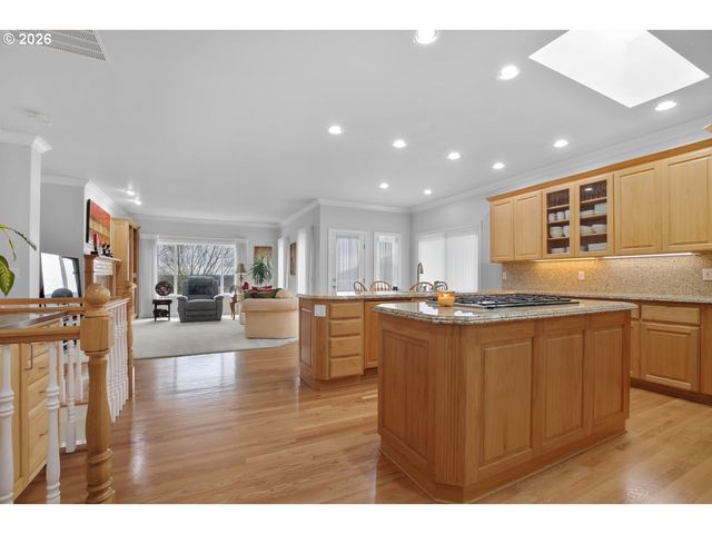 4728 CAMBRIDGE Ct, Lake Oswego, OR 97035