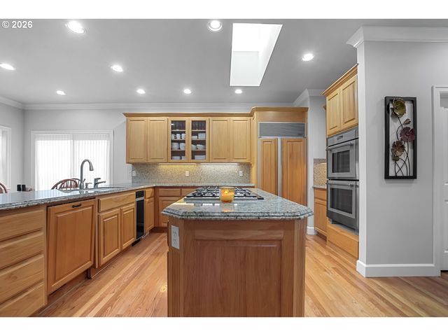 4728 CAMBRIDGE Ct, Lake Oswego, OR 97035