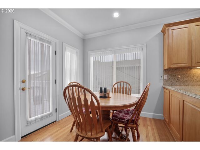 4728 CAMBRIDGE Ct, Lake Oswego, OR 97035