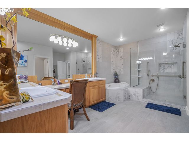 4728 CAMBRIDGE Ct, Lake Oswego, OR 97035