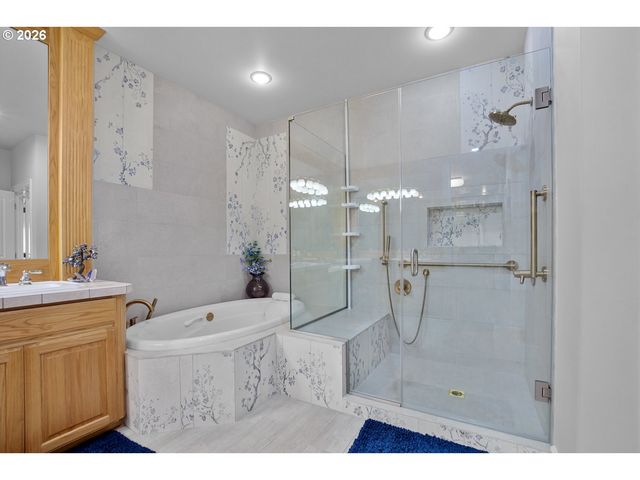 4728 CAMBRIDGE Ct, Lake Oswego, OR 97035