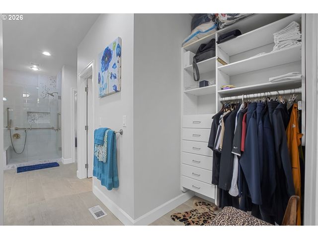 4728 CAMBRIDGE Ct, Lake Oswego, OR 97035