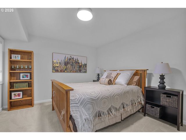 4728 CAMBRIDGE Ct, Lake Oswego, OR 97035