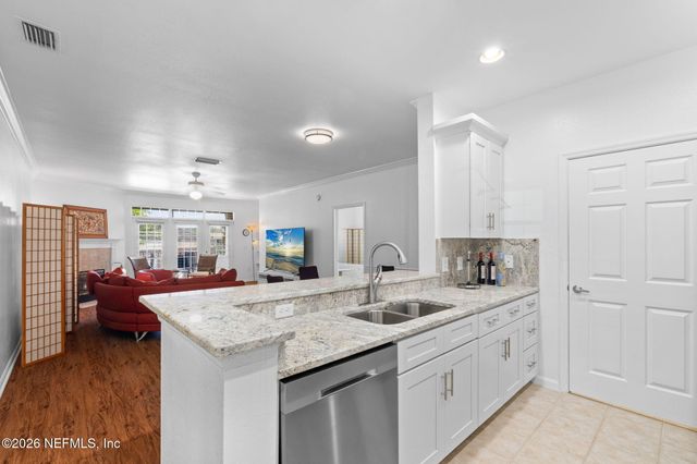 10901 BURNT MILL Road 104, Jacksonville, FL 32256