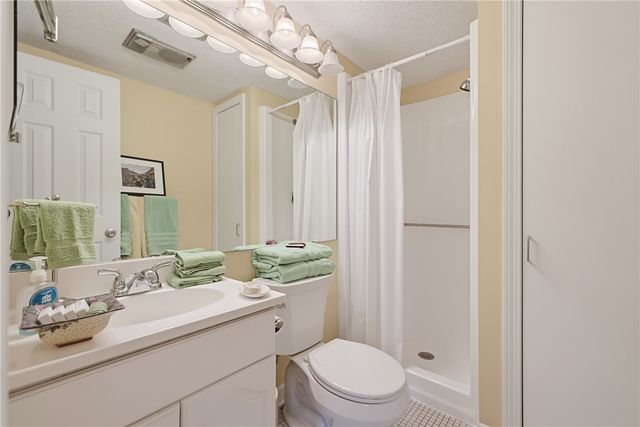91 Windward Lane, Bristol, RI 02809