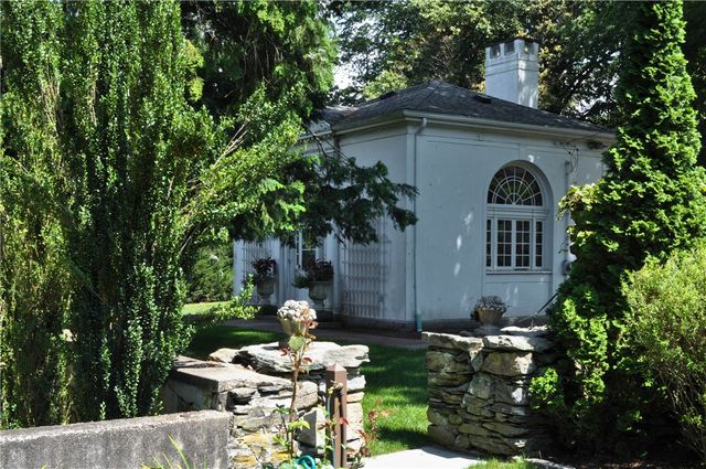 91 Windward Lane, Bristol, RI 02809