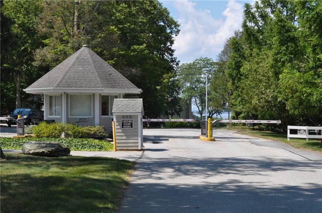 91 Windward Lane, Bristol, RI 02809
