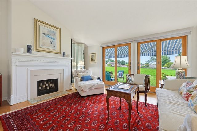 91 Windward Lane, Bristol, RI 02809