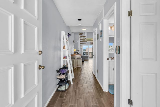 156 April Point Drive S, Conroe, TX 77356