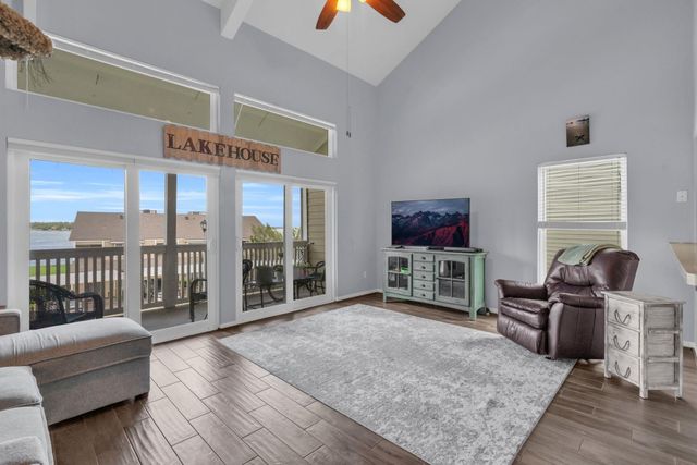 156 April Point Drive S, Conroe, TX 77356
