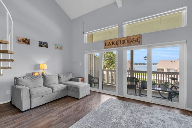 156 April Point Drive S, Conroe, TX 77356