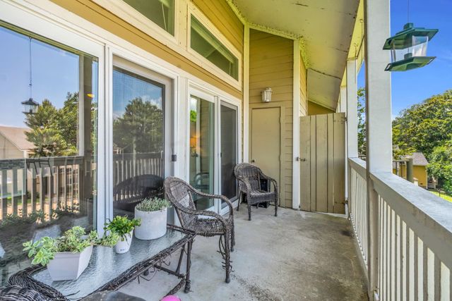 156 April Point Drive S, Conroe, TX 77356