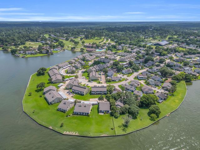 156 April Point Drive S, Conroe, TX 77356