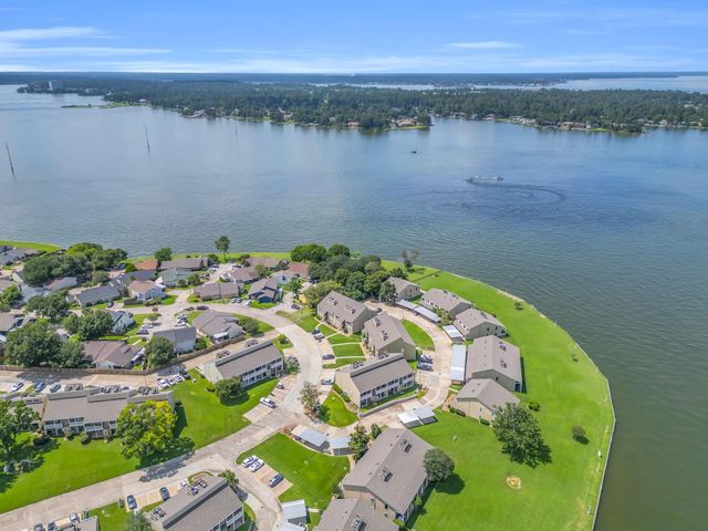 156 April Point Drive S, Conroe, TX 77356