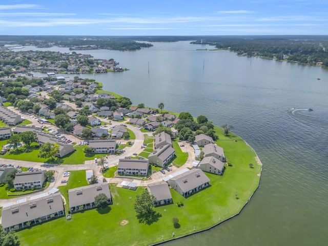 156 April Point Drive S, Conroe, TX 77356