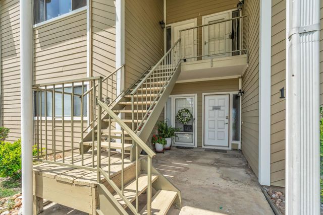 156 April Point Drive S, Conroe, TX 77356