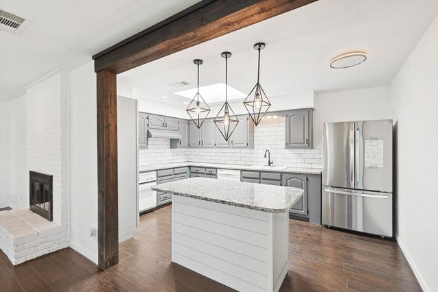 2201 Jamestown Court, Carrollton, TX 75006