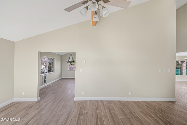 4621 W Avenue K12, Quartz Hill, CA 93536