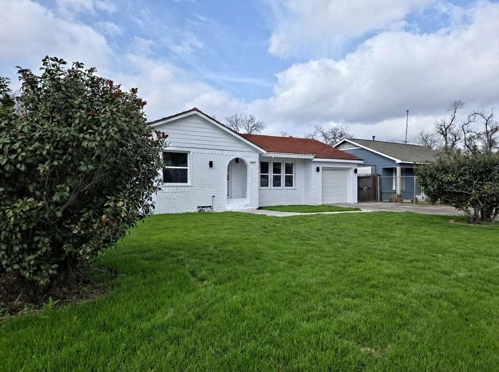 4607 Englewood Street, Houston, TX 77026