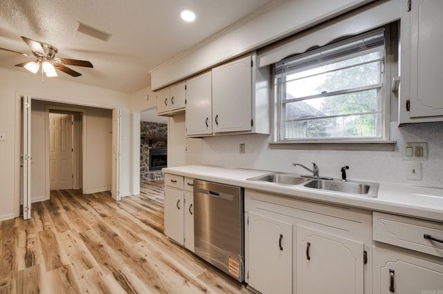 515 Shirley Cv, Jacksonville, AR 72076